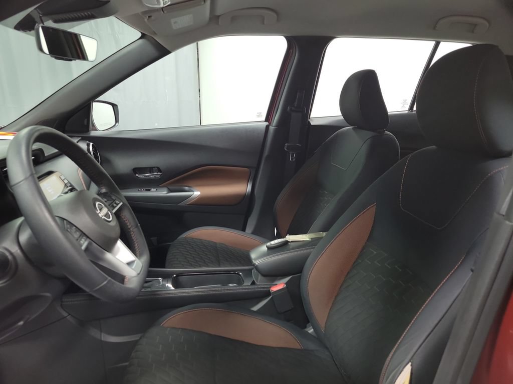 Used 2022 Nissan Kicks SR w/ Interior Electronics Package FWD image 12