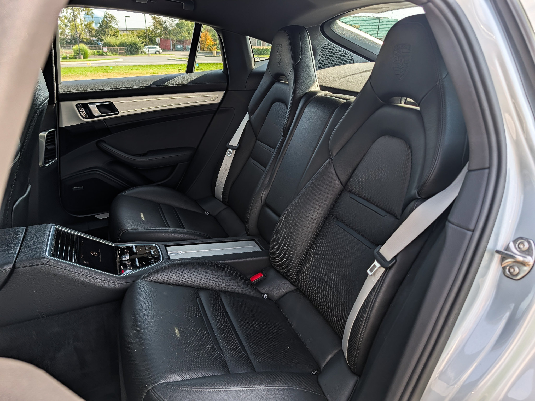 Used 2018 Porsche Panamera 4 w/ Premium Package AWD/4WD image 18