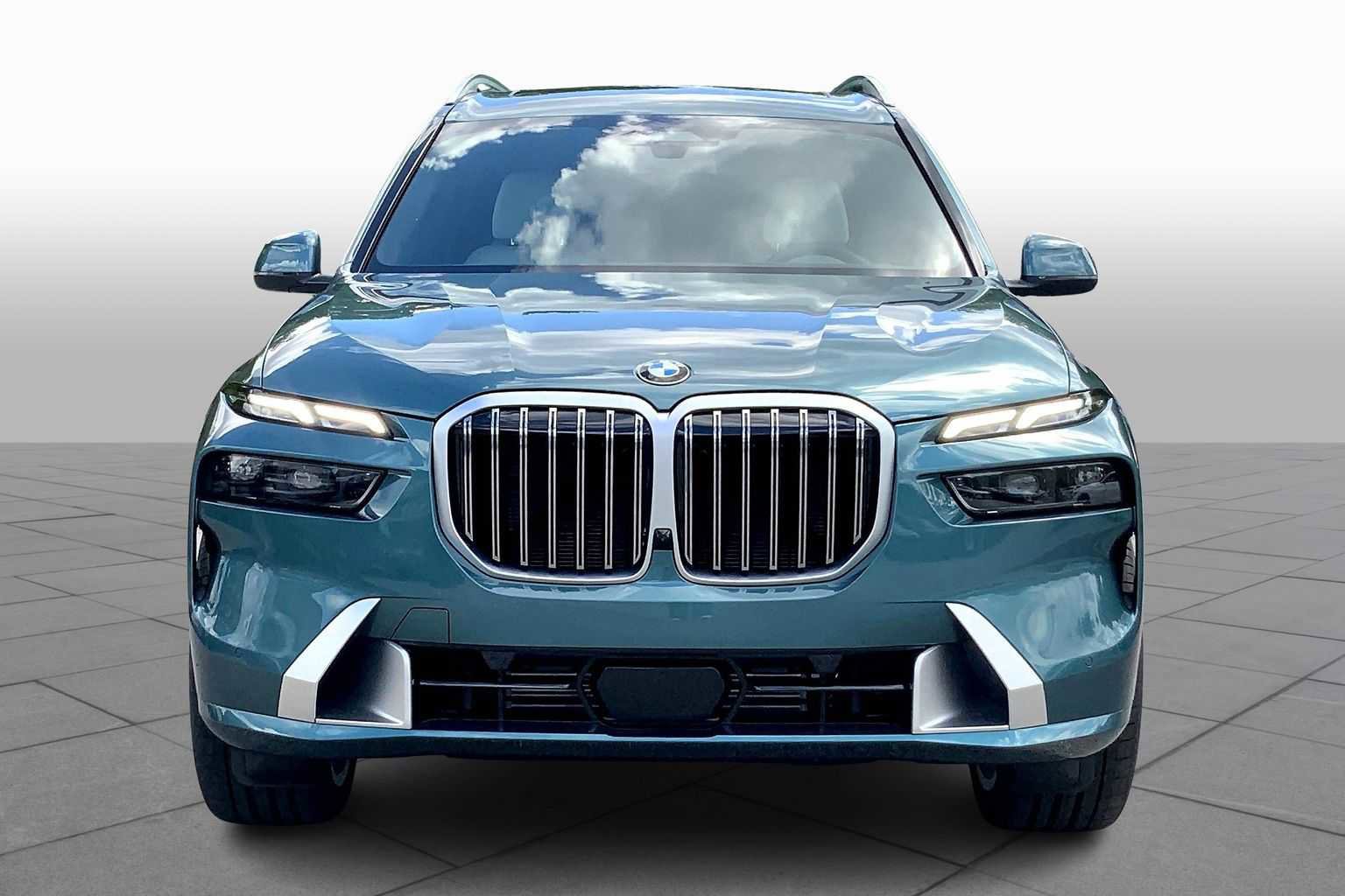 Used 2026 BMW X7 xDrive40i image 3