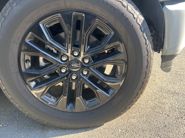 Used 2024 Ford F150 Lightning Platinum image 4