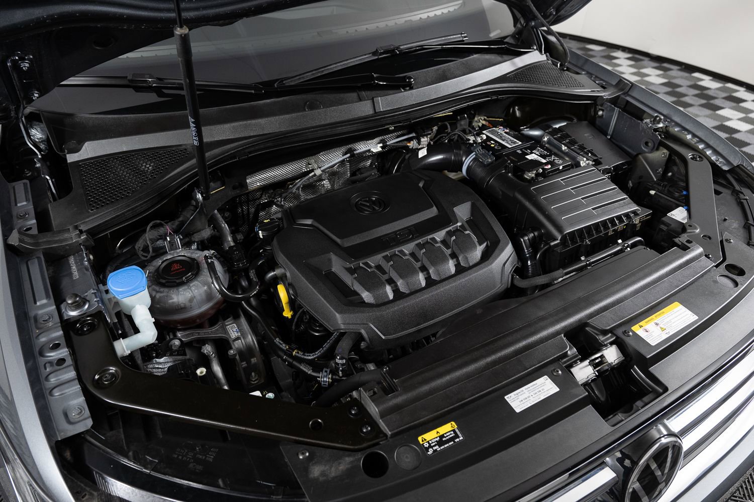 Used 2023 Volkswagen Tiguan SE image 42