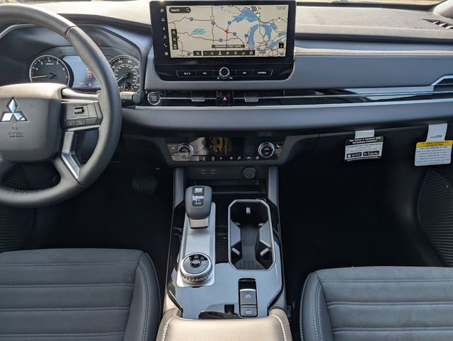 New 2026 Mitsubishi Outlander LE FWD image 7