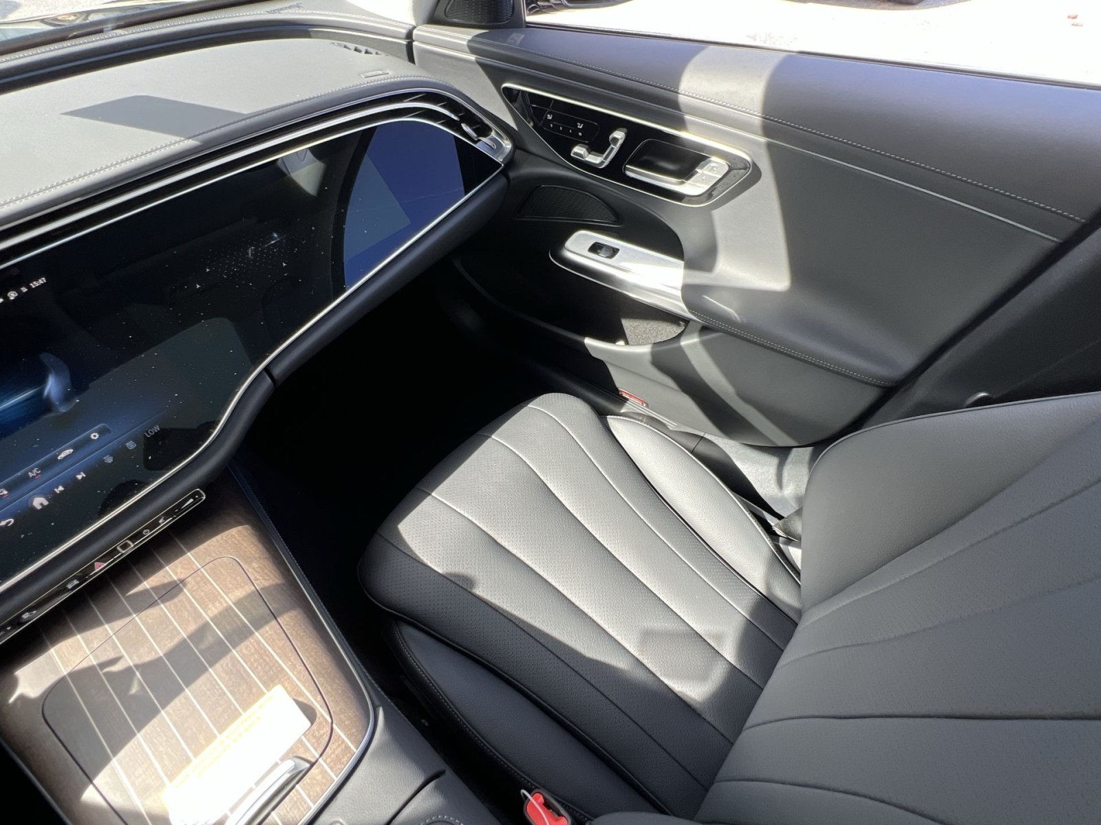 New 2027 Mercedes-Benz E 450 4MATIC Sedan image 14