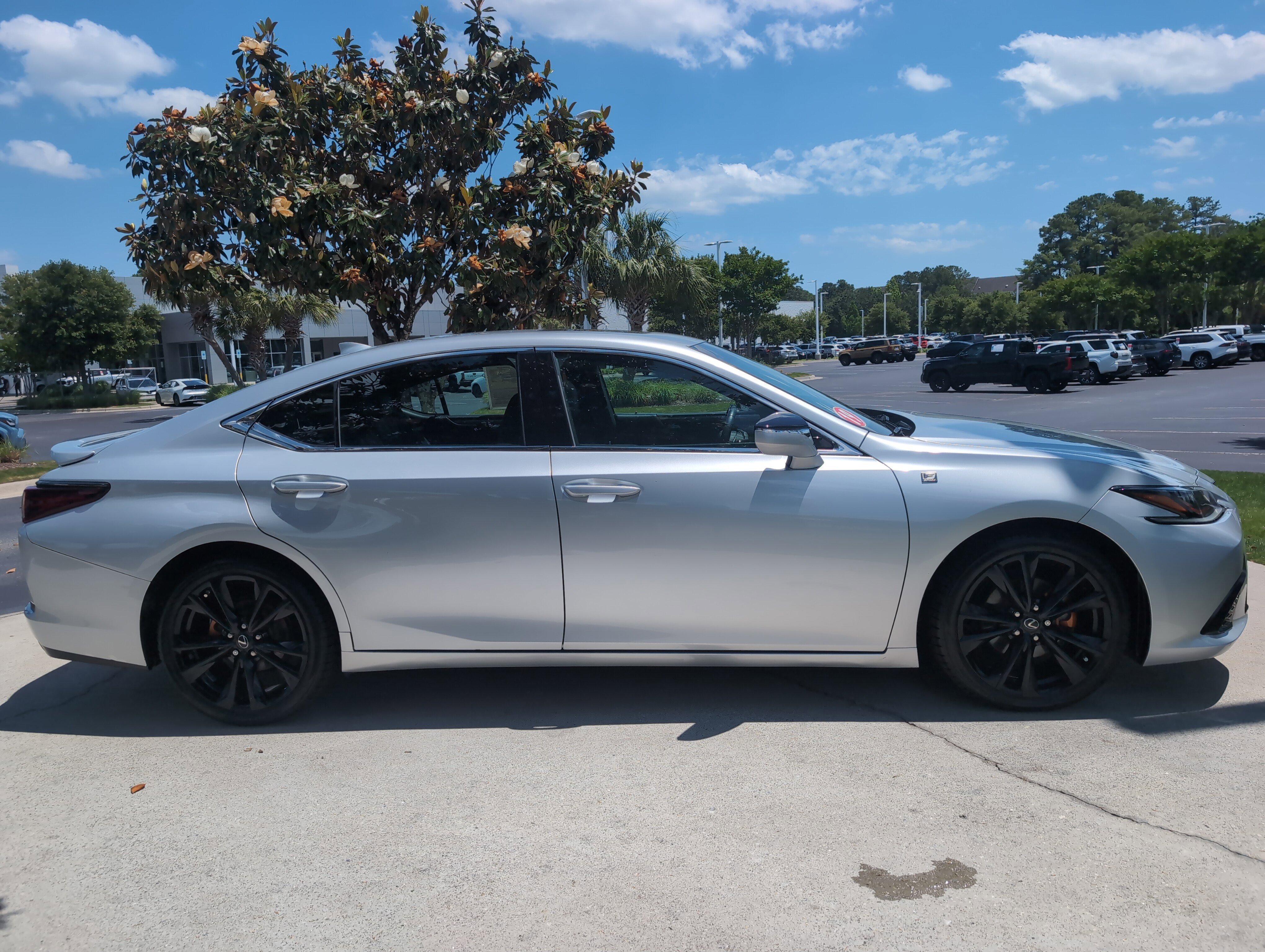 Used 2019 Lexus ES 350 F Sport w/ Accessory Package 2 FWD image 11