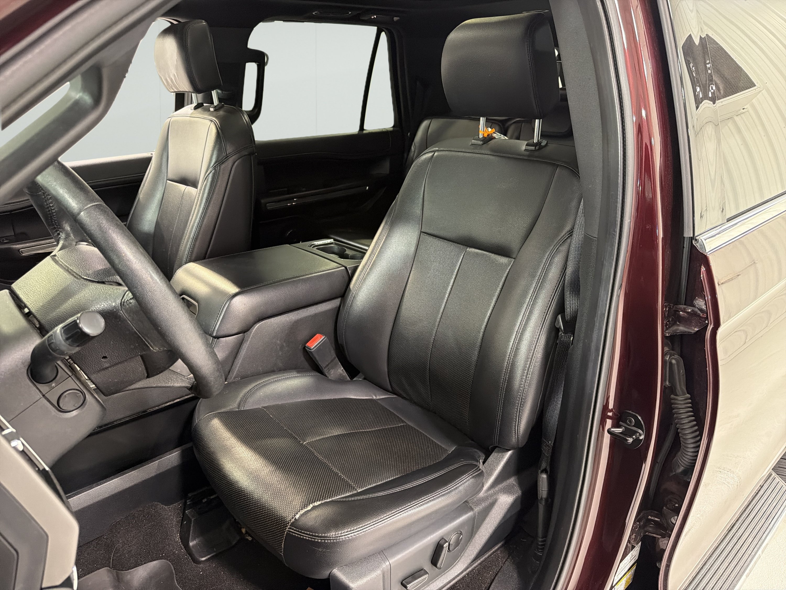 Used 2020 Ford Expedition Max XLT w/ Equipment Group 202A RWD image 11