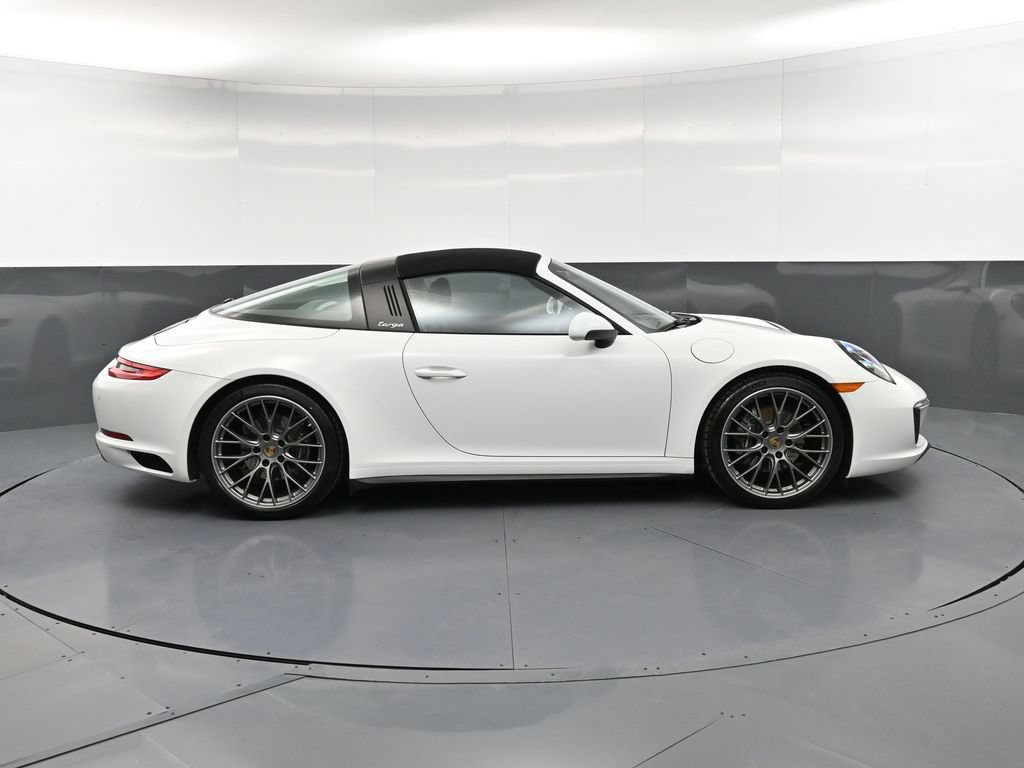 Certified 2019 Porsche 911 Targa 4 AWD/4WD image 9