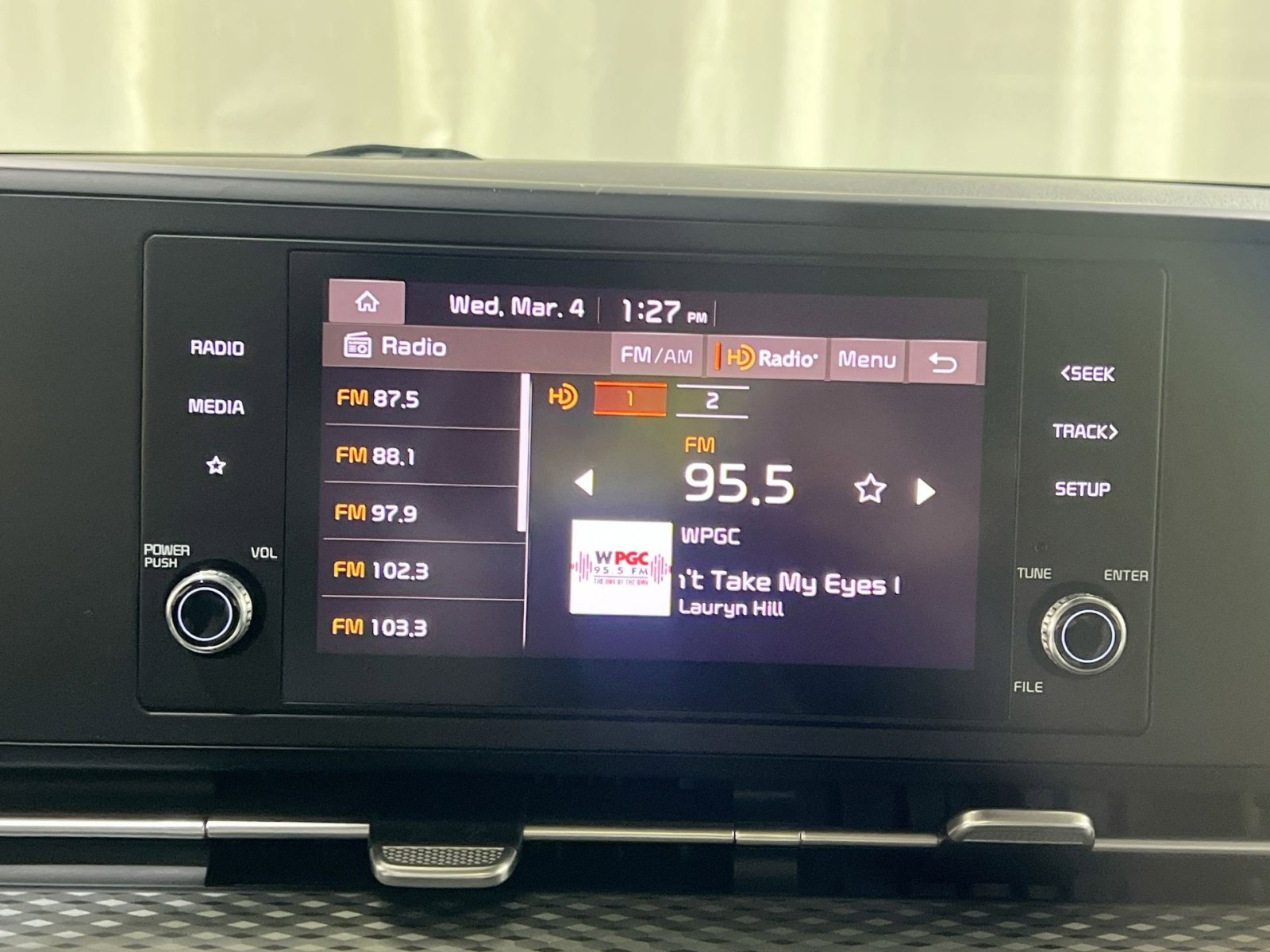 Used 2024 Kia Carnival LX image 18