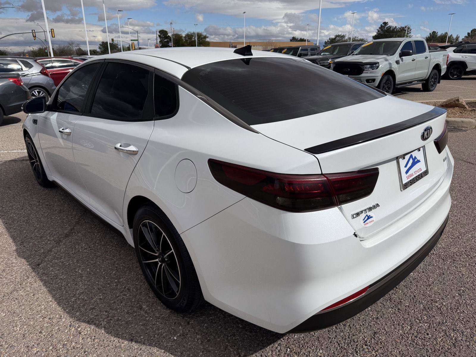 Used 2017 Kia Optima LX w/ Value Package image 3