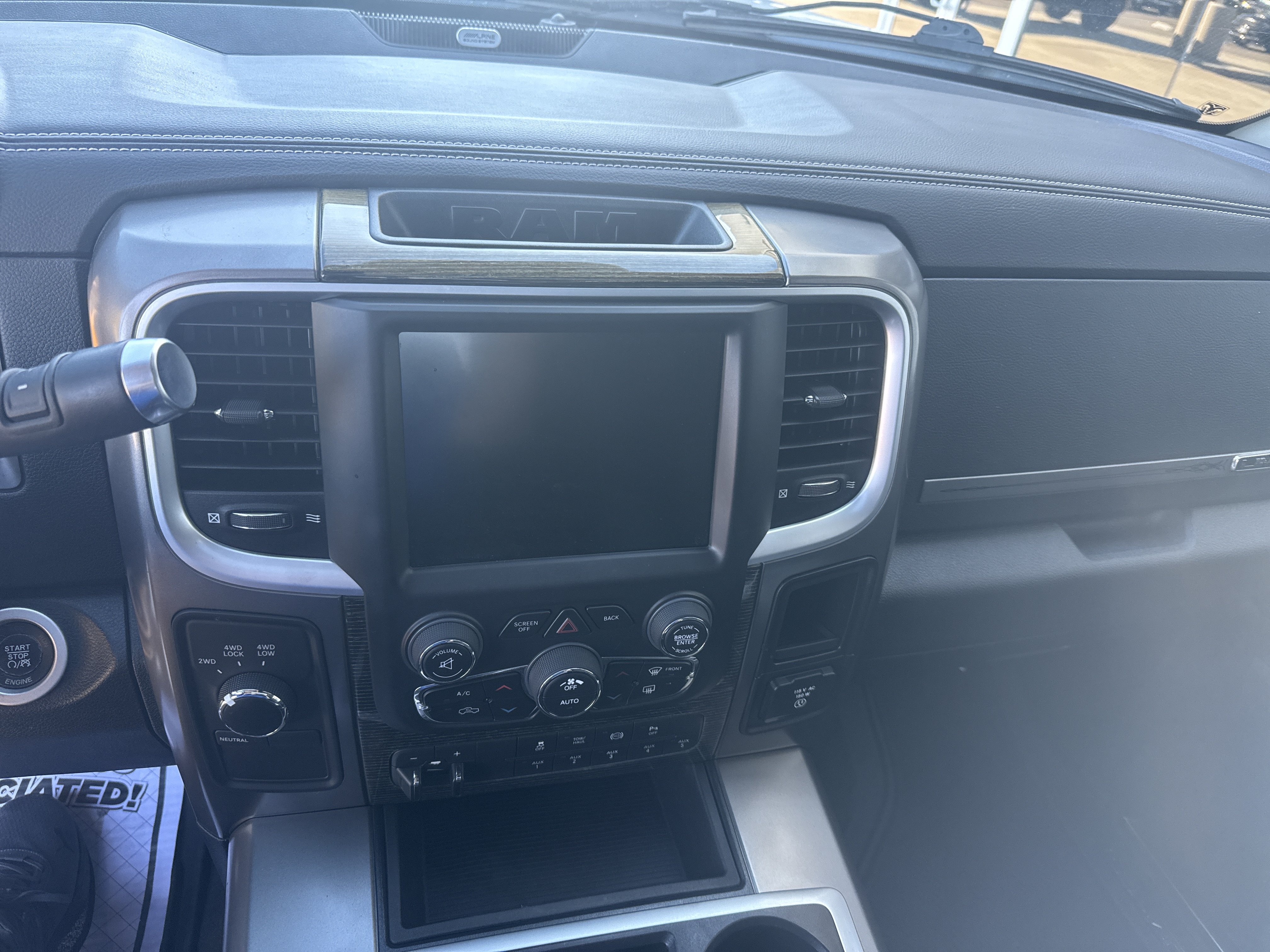 Used 2015 RAM 2500 Limited AWD/4WD image 17