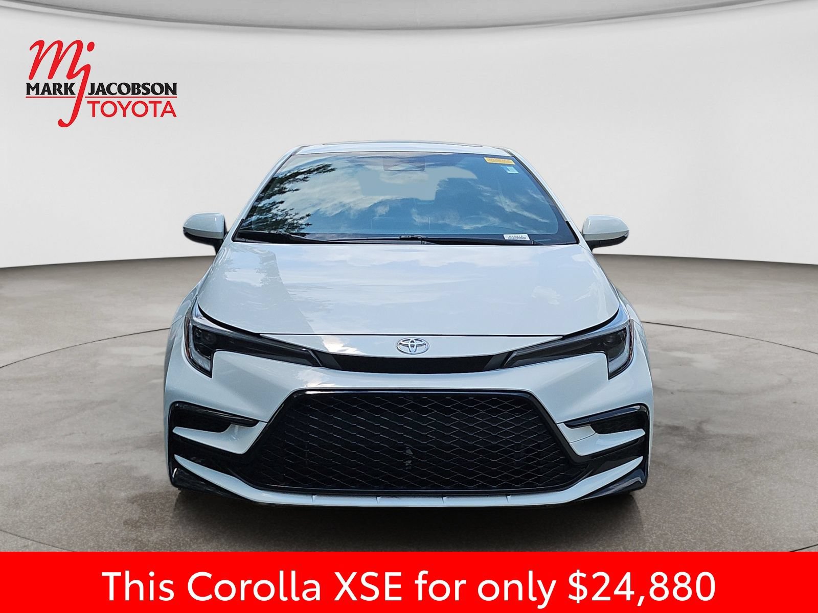 Used 2023 Toyota Corolla XSE FWD image 3
