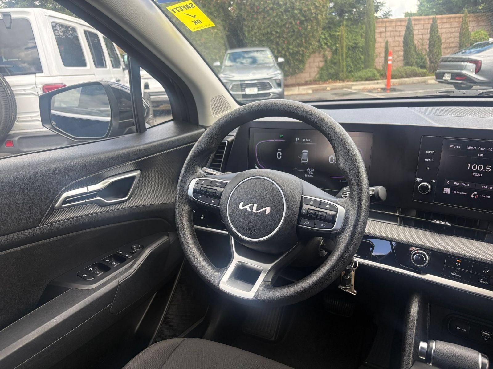 Used 2025 Kia Sportage LX FWD image 33