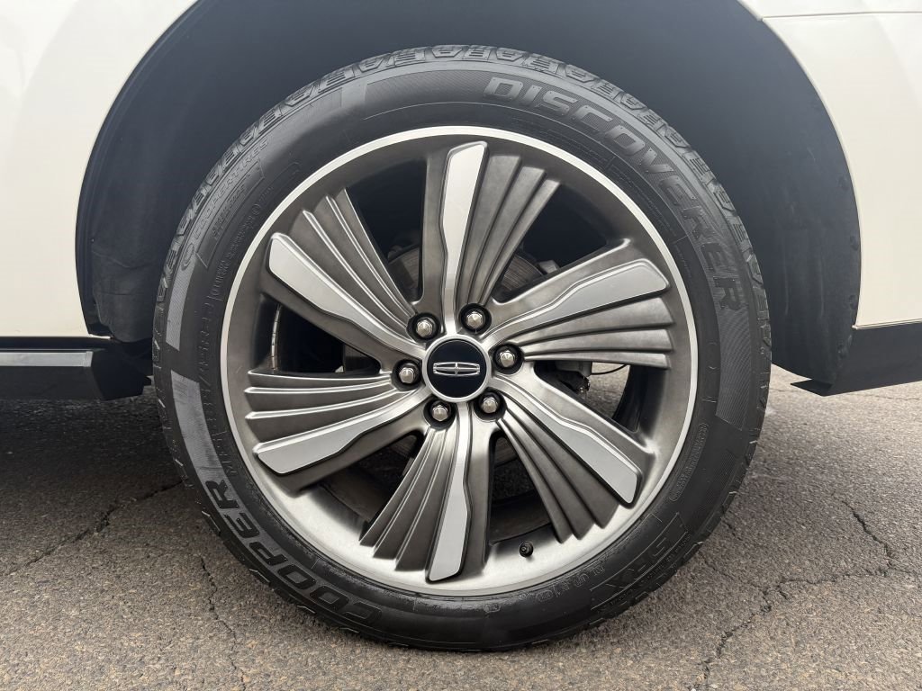 Used 2019 Lincoln Navigator Reserve image 39