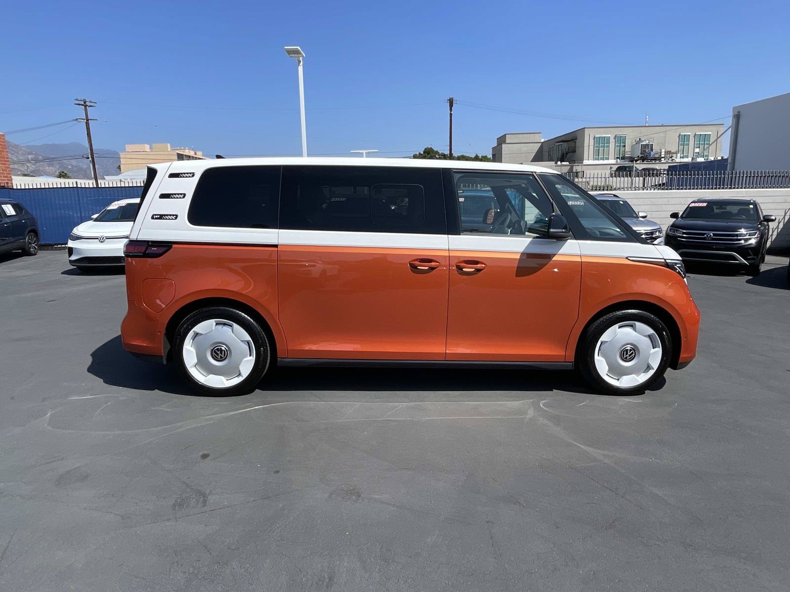 Certified 2025 Volkswagen ID. Buzz 1st Edition RWD image 3