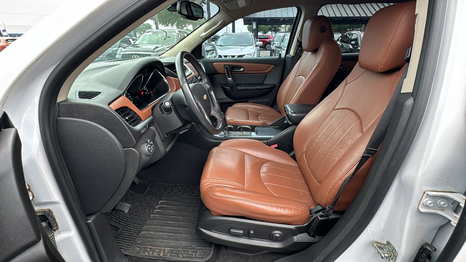 Used 2016 Chevrolet Traverse LTZ FWD image 14