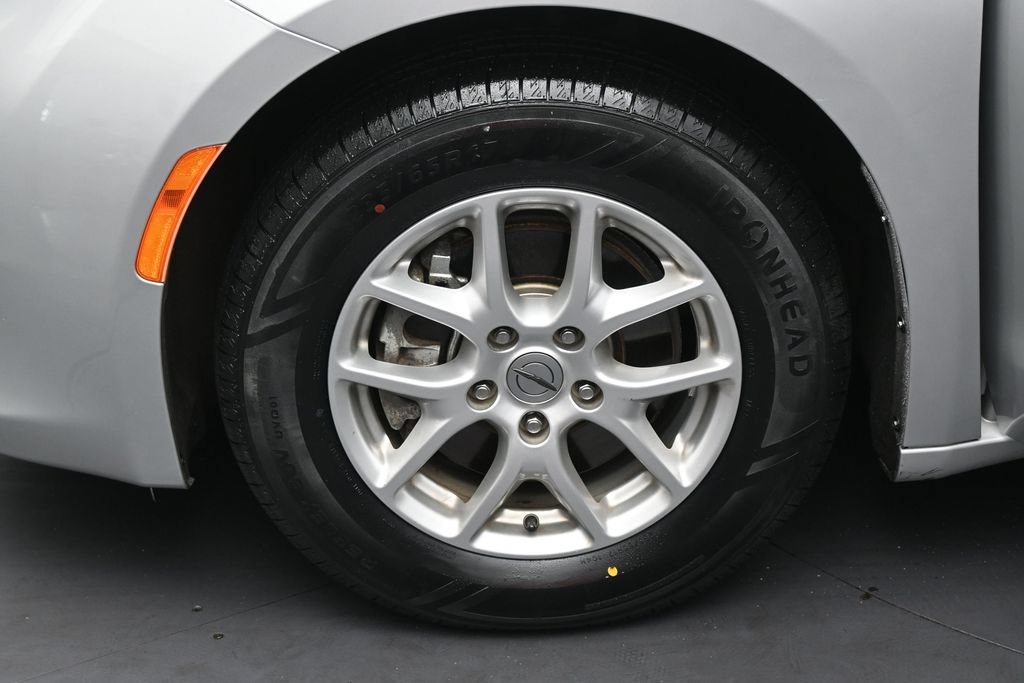 Used 2022 Chrysler Voyager LX FWD image 34