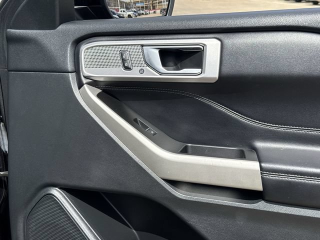 Used 2022 Ford Explorer Limited w/ Equipment Group 301A RWD image 27