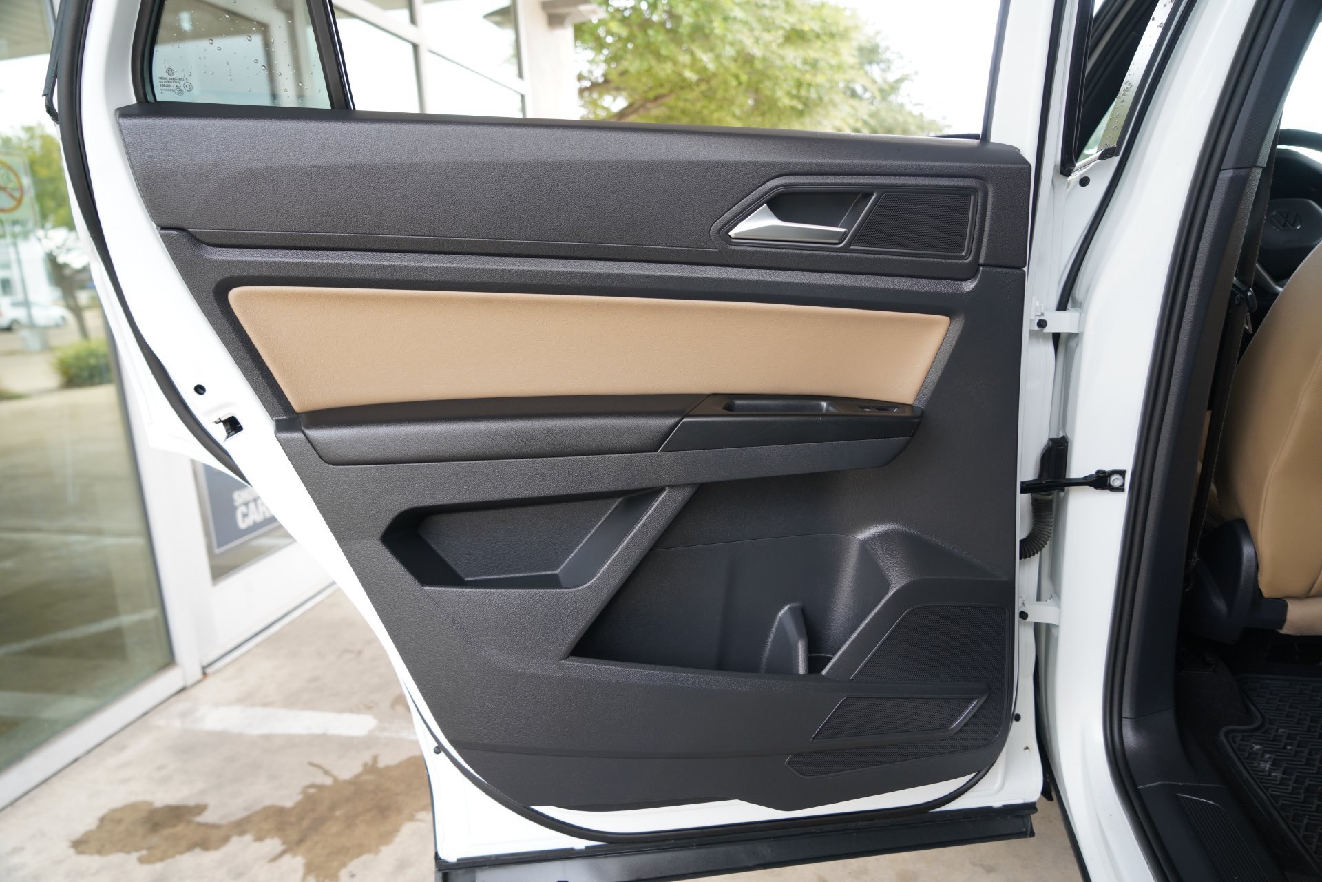 Used 2020 Volkswagen Atlas Cross Sport SEL w/ Cross Sport MDO Package FWD image 31