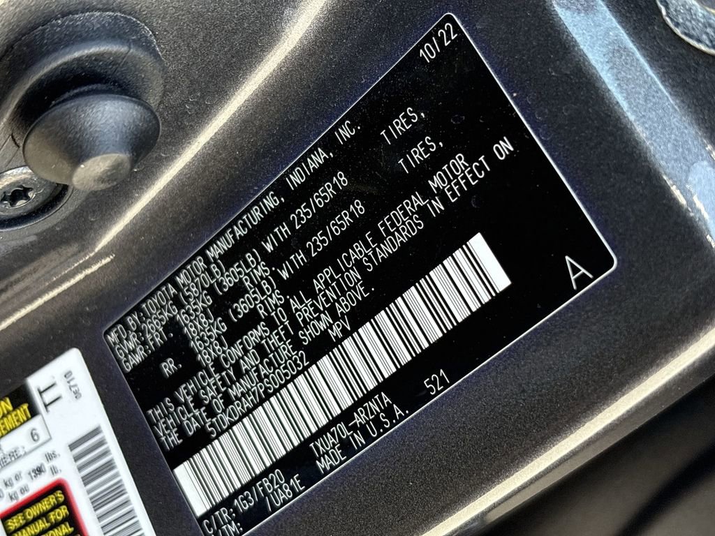 Used 2023 Toyota Highlander LE image 35