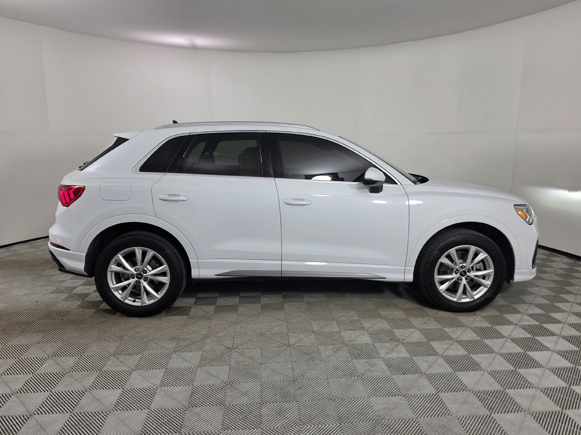 Used 2025 Audi Q3 2.0T Premium AWD/4WD image 42