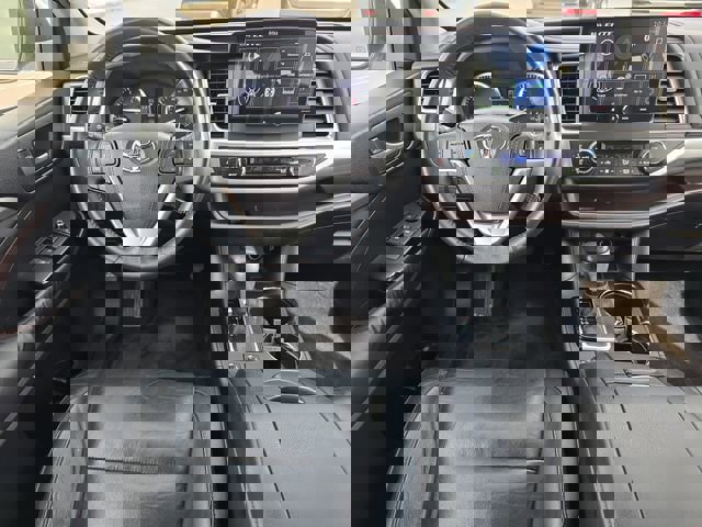 Used 2015 Toyota Highlander XLE image 15