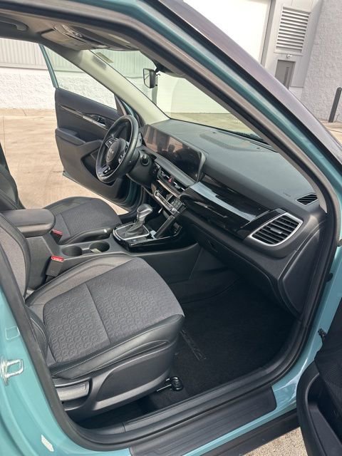 Used 2024 Kia Seltos S image 28
