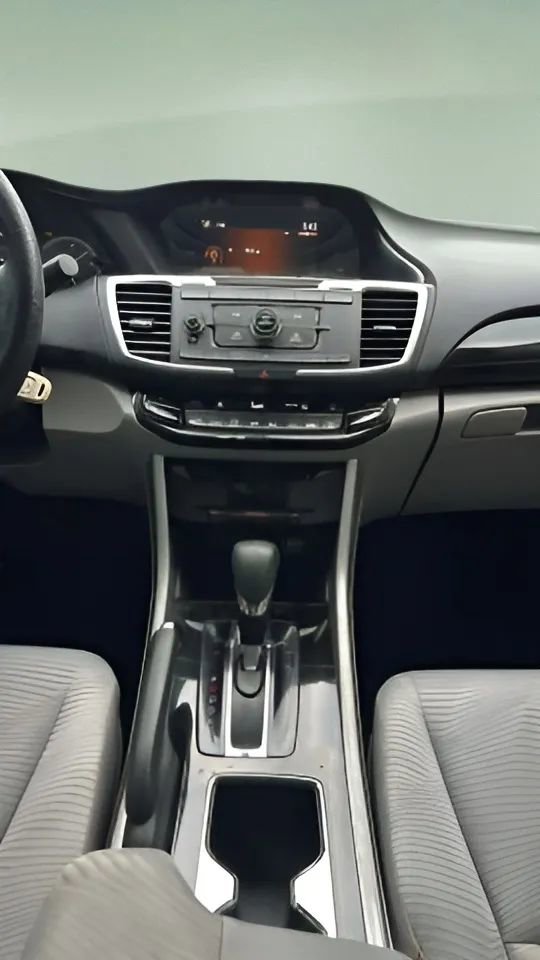 Used 2017 Honda Accord LX image 43