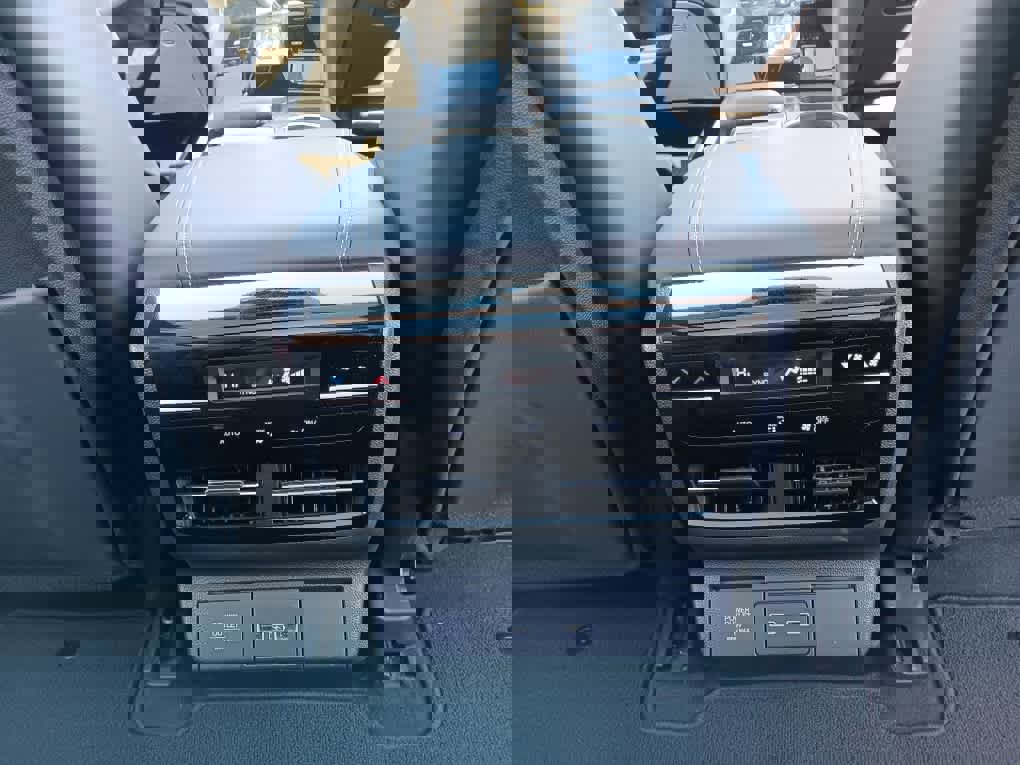 Used 2023 Acura MDX SH-AWD w/ Technology Package image 18