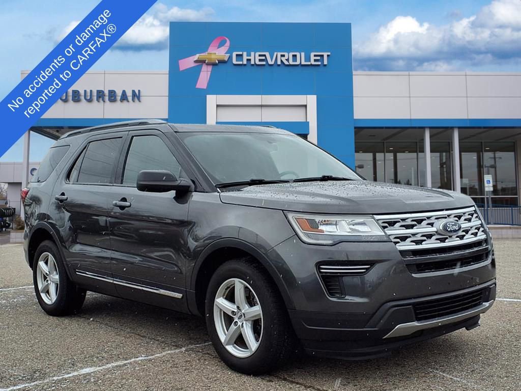 Used 2019 Ford Explorer XLT image 3