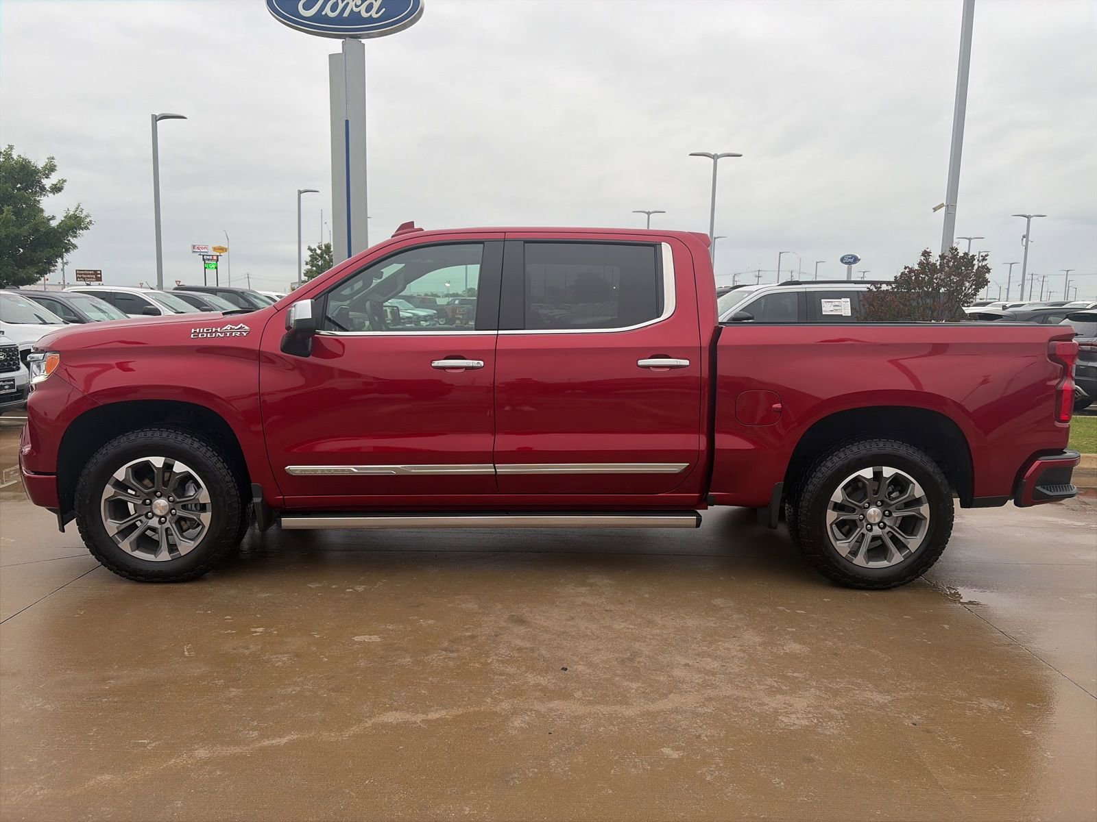 Used 2025 Chevrolet Silverado 1500 High Country w/ Technology Package image 2
