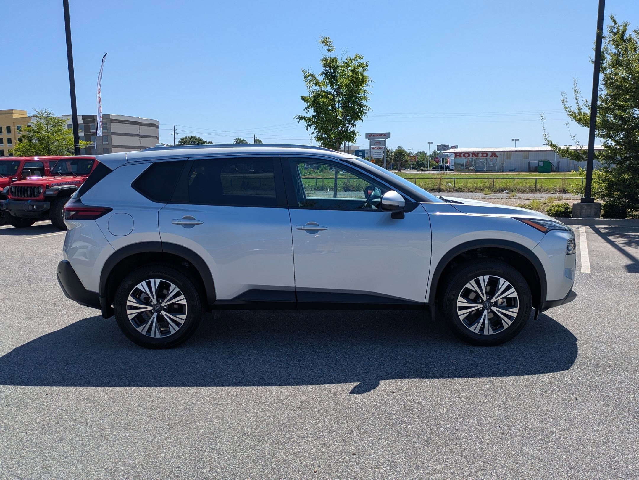 Certified 2023 Nissan Rogue SV w/ SV Premium Package image 2