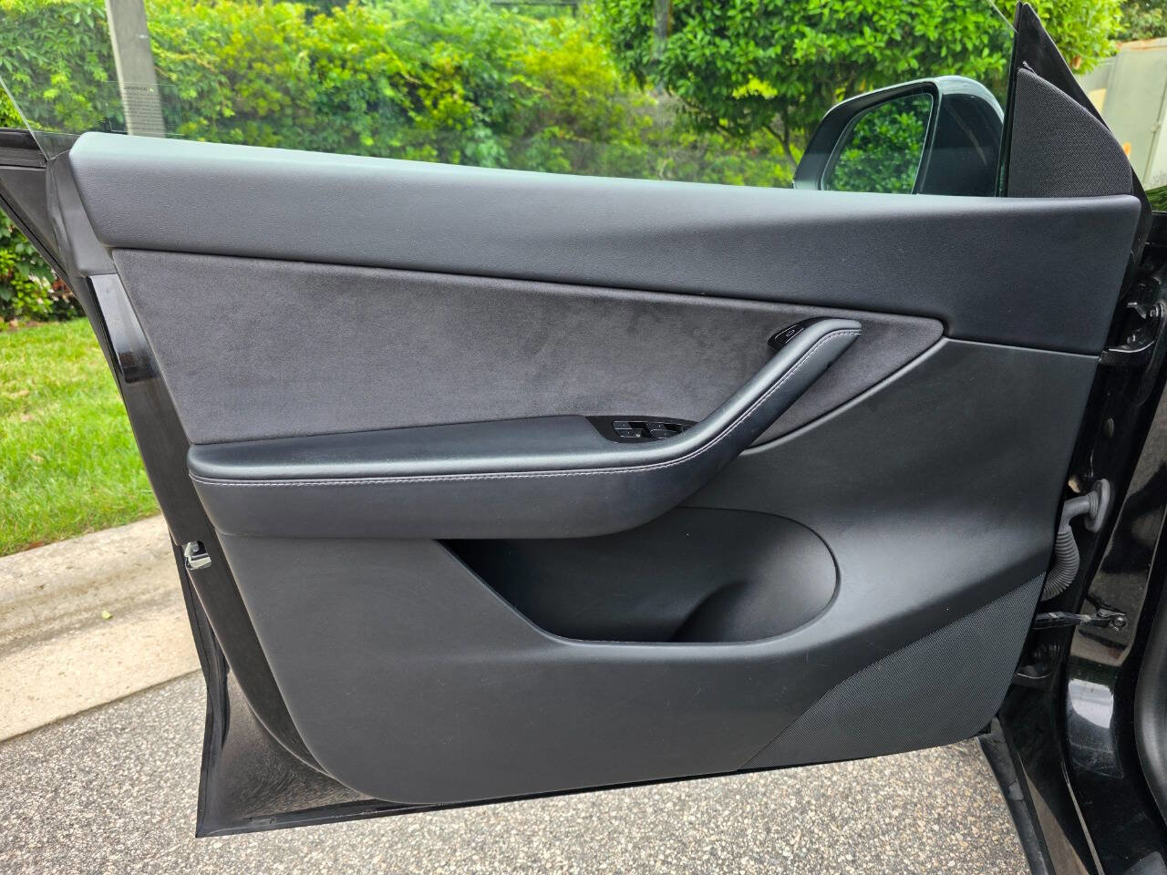 Used 2021 Tesla Model Y Long Range AWD/4WD image 9