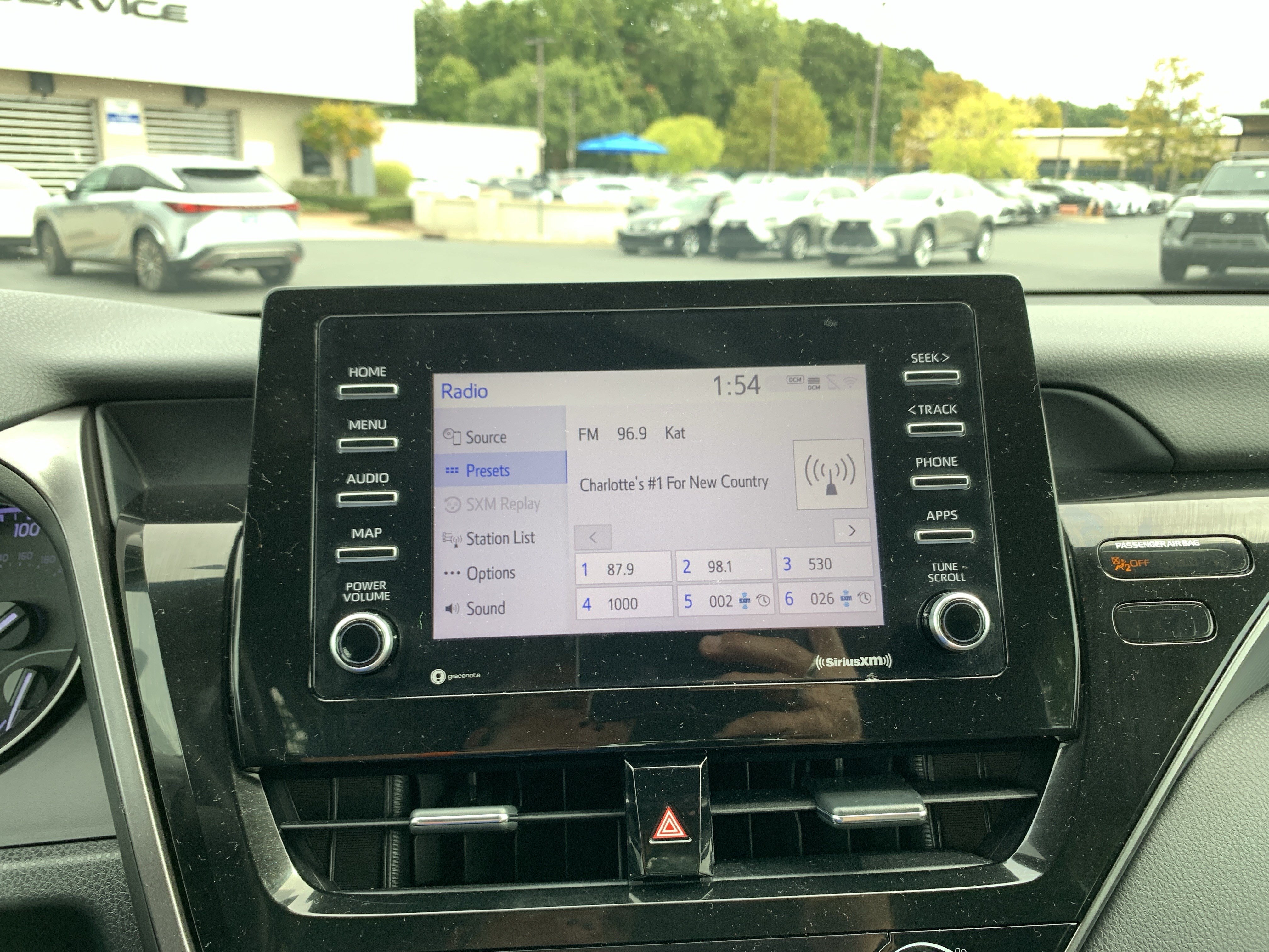 Used 2021 Toyota Camry SE FWD image 23