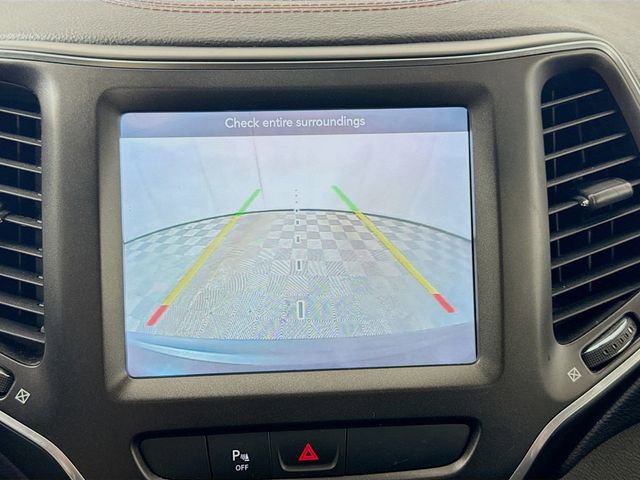 Used 2019 Jeep Cherokee Trailhawk image 13