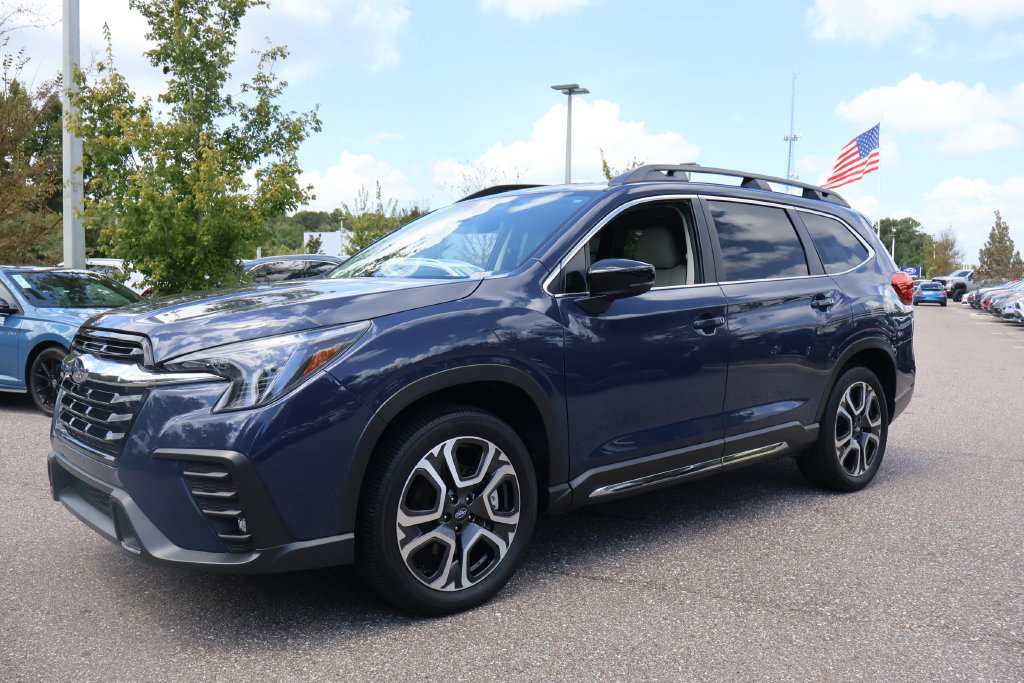 Certified 2025 Subaru Ascent Limited AWD/4WD image 4
