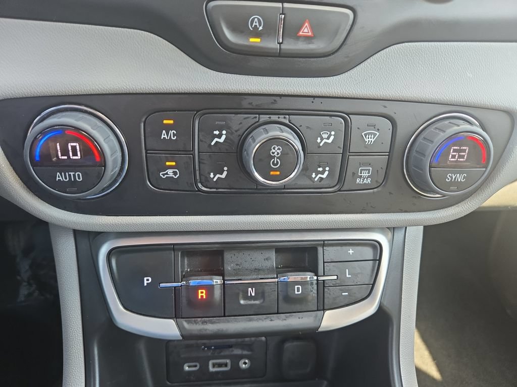 Used 2024 GMC Terrain SLT AWD/4WD image 31