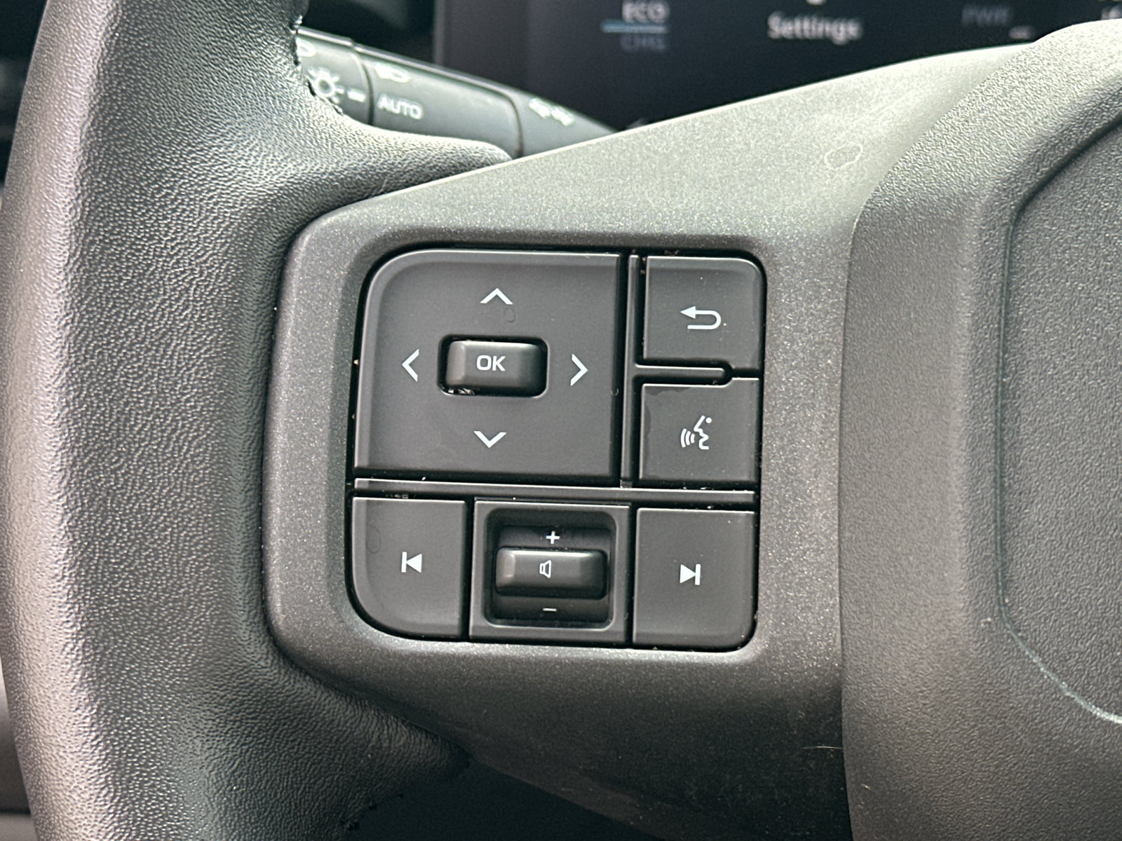 Used 2026 Toyota RAV4 XLE Premium FWD image 17