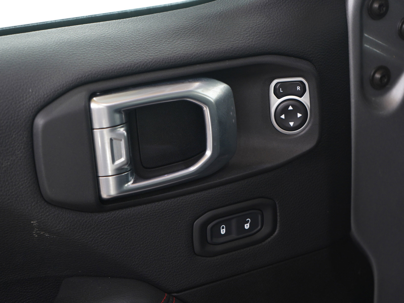 Used 2018 Jeep Wrangler Unlimited Rubicon image 22