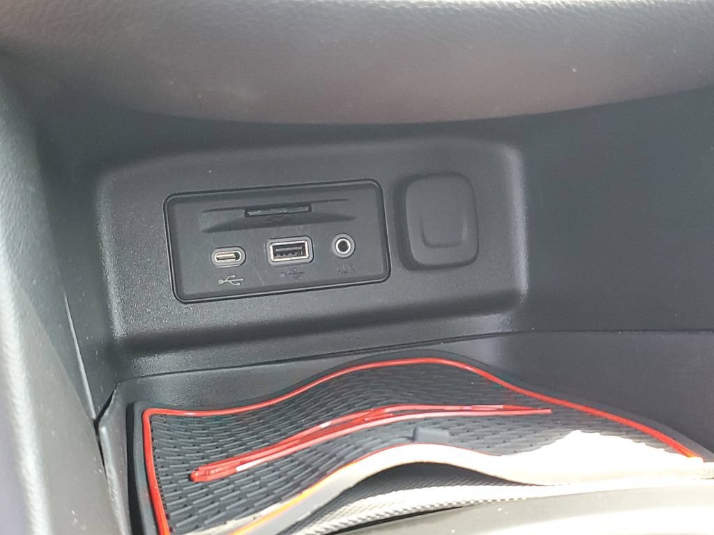 Certified 2022 Chevrolet Equinox RS w/ RS Leather Package AWD/4WD image 19