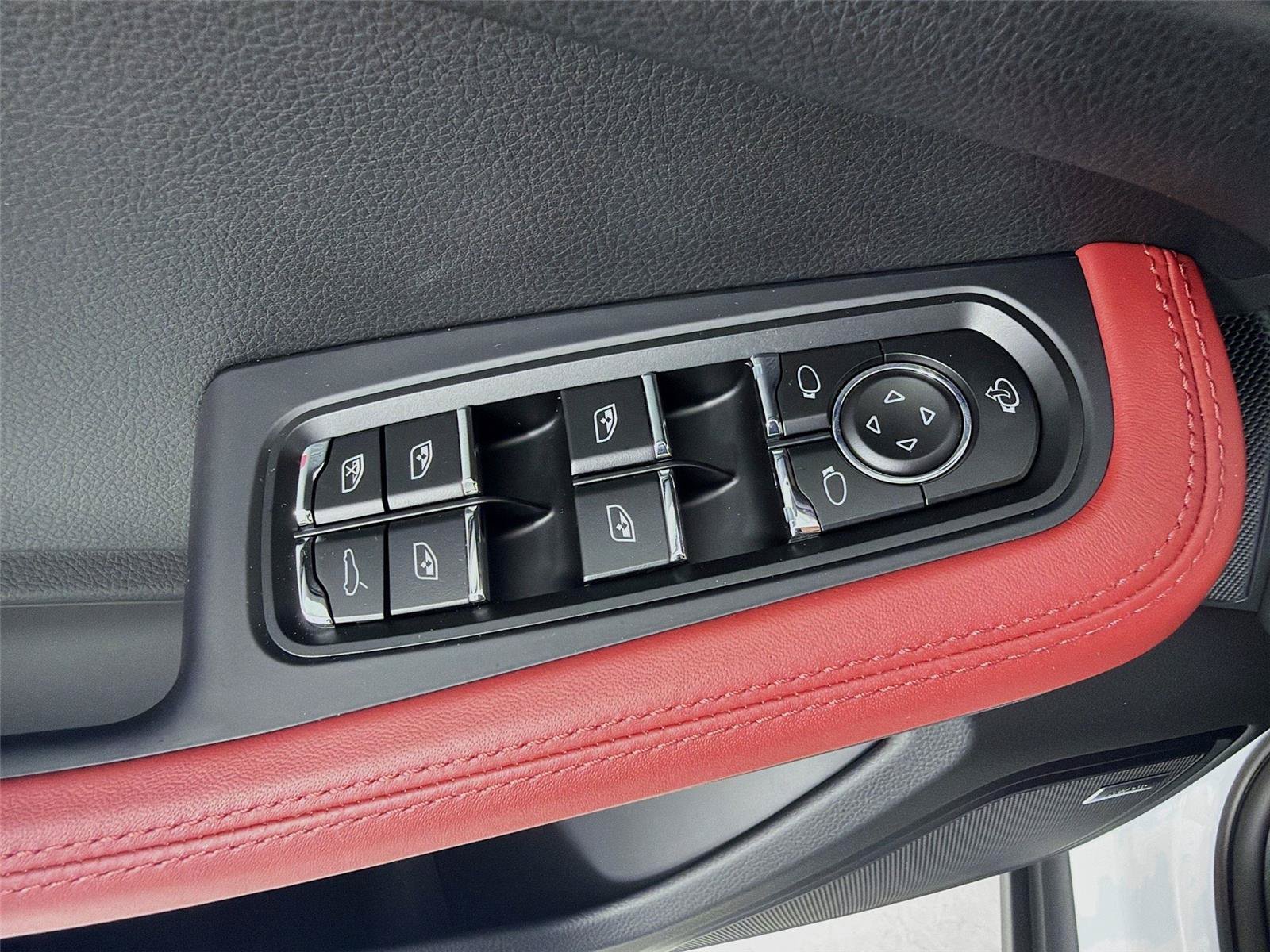 New 2026 Porsche Macan S AWD/4WD image 8