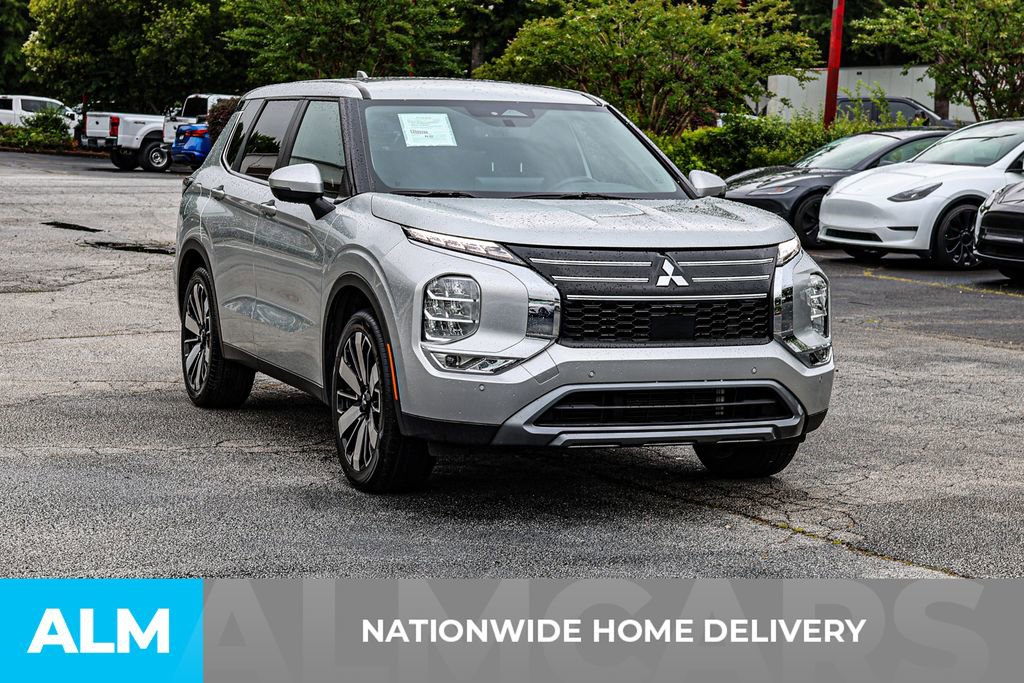 Used 2025 Mitsubishi Outlander SE FWD image 5