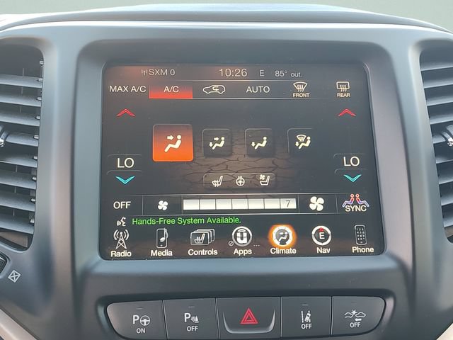 Used 2017 Jeep Cherokee Overland w/ Technology Group AWD/4WD image 14