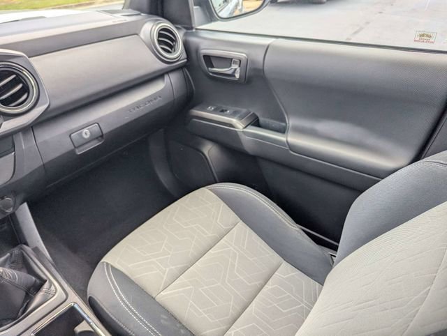 Used 2020 Toyota Tacoma TRD Sport AWD/4WD image 16