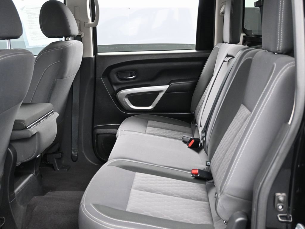 Used 2023 Nissan Titan SV image 28