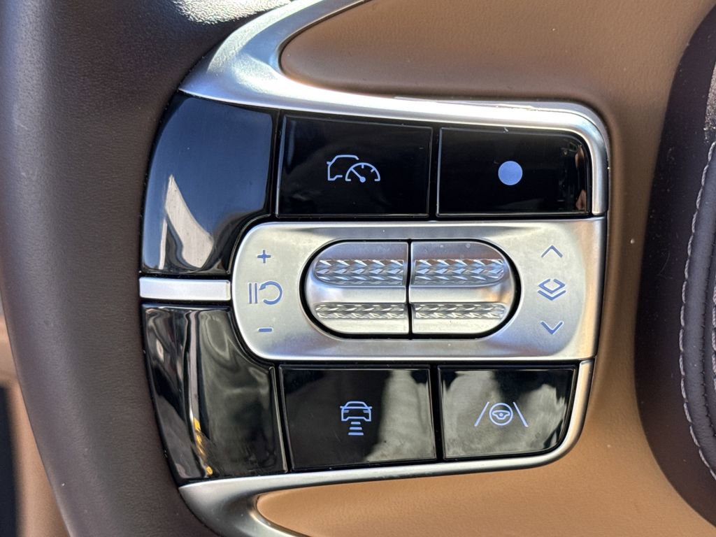 Used 2025 Genesis G90 3.5T image 25