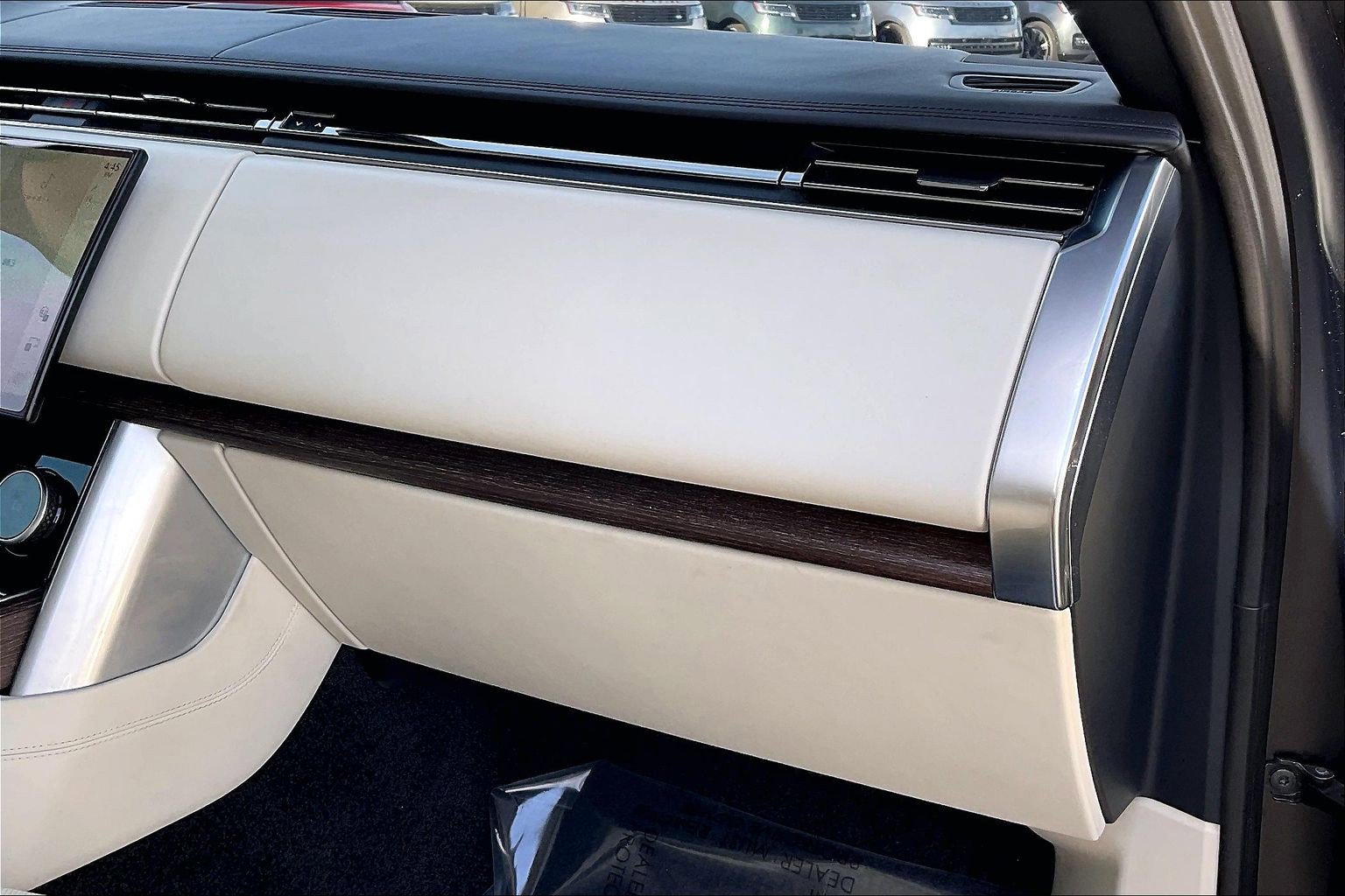 Certified 2023 Land Rover Range Rover Long Wheelbase Autobiography image 18