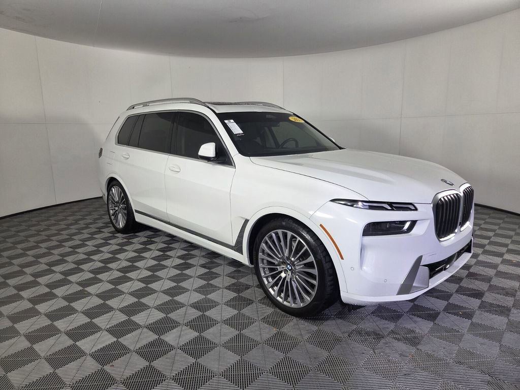 Used 2023 BMW X7 xDrive40i w/ Premium Package image 2
