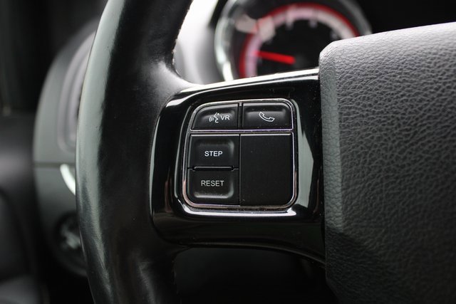 Used 2016 Dodge Grand Caravan SXT image 13
