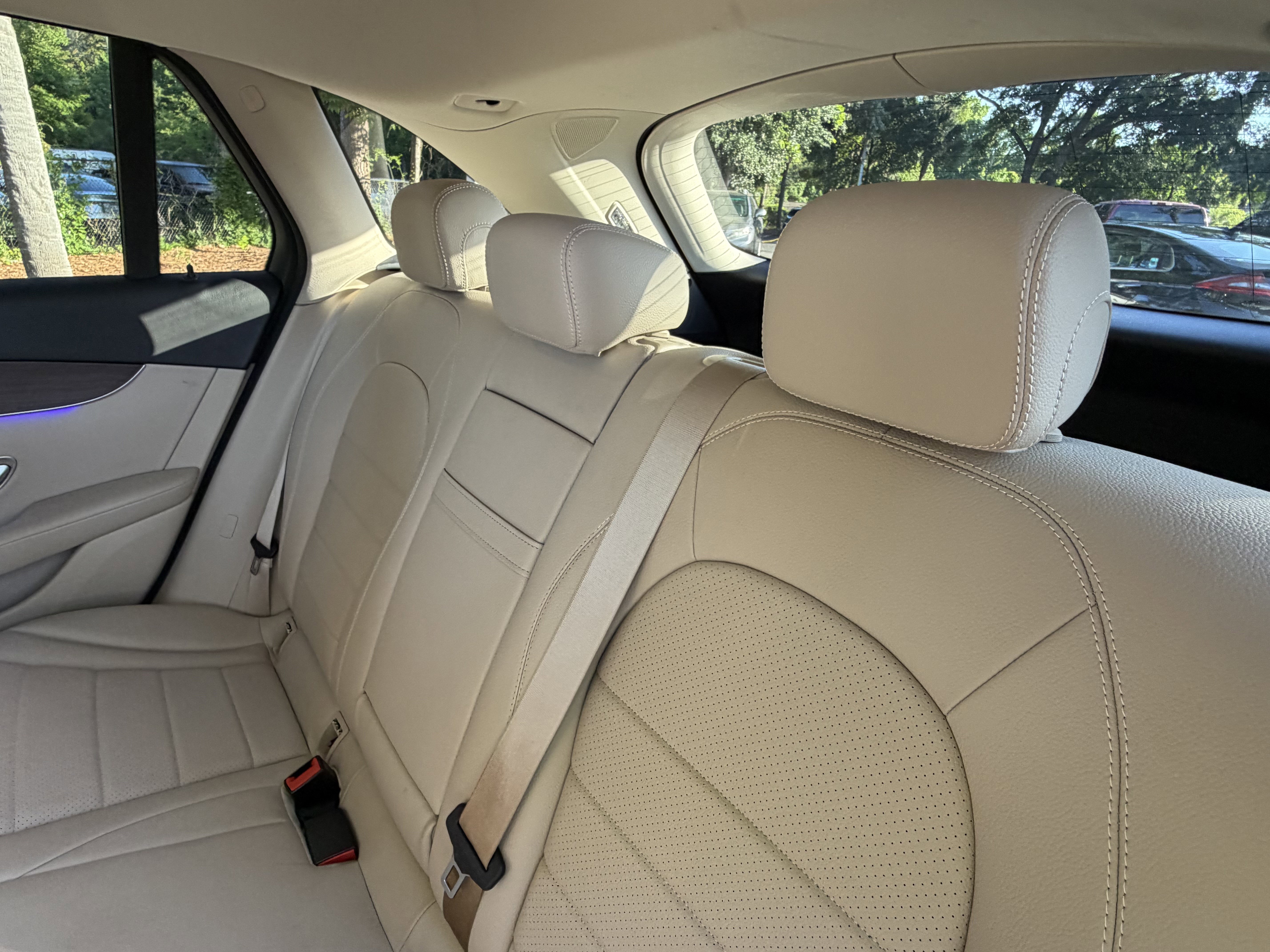 Used 2022 Mercedes-Benz GLC 300 4MATIC image 36