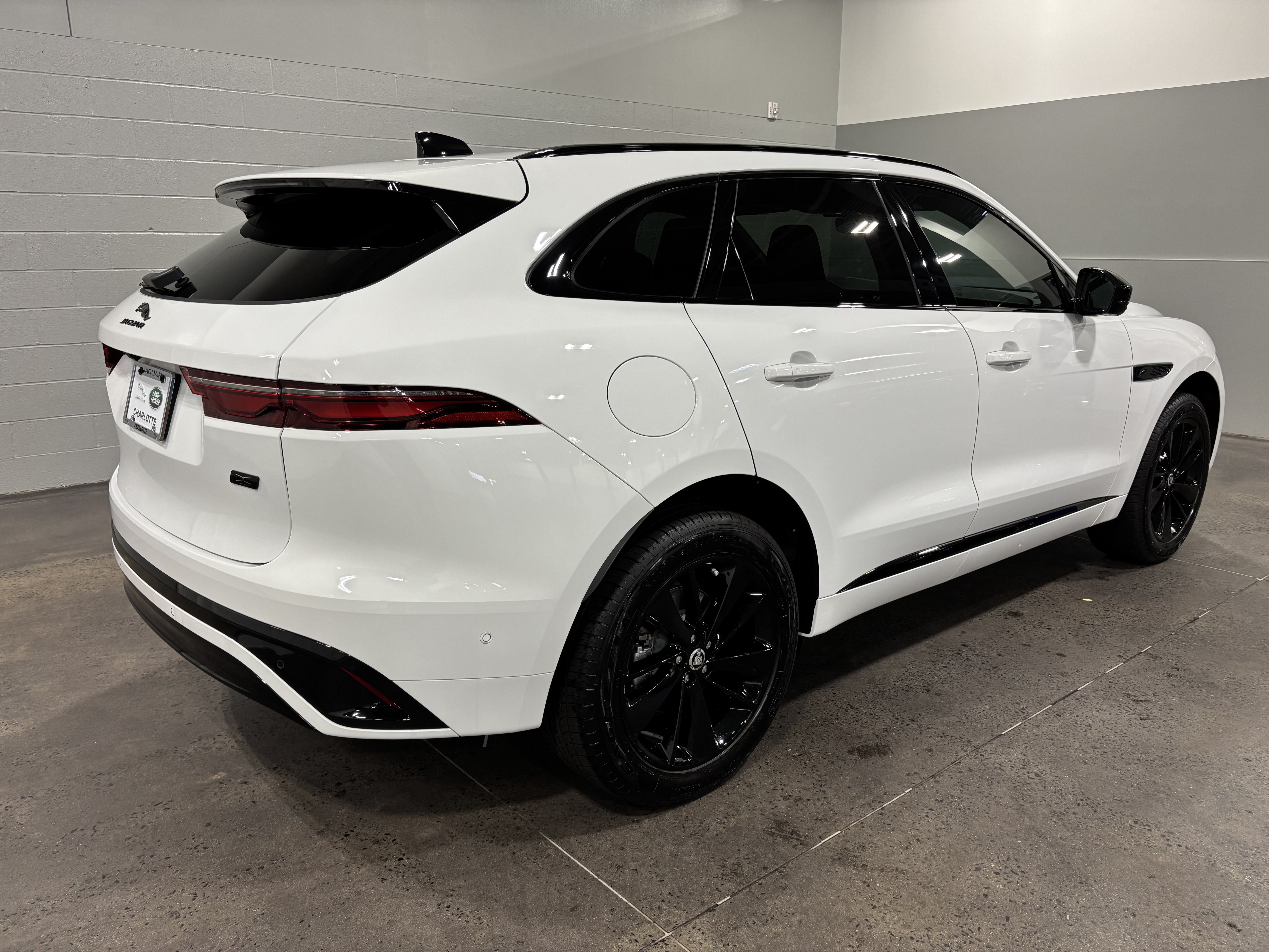 New 2026 Jaguar F-PACE R-Dynamic S AWD/4WD image 2