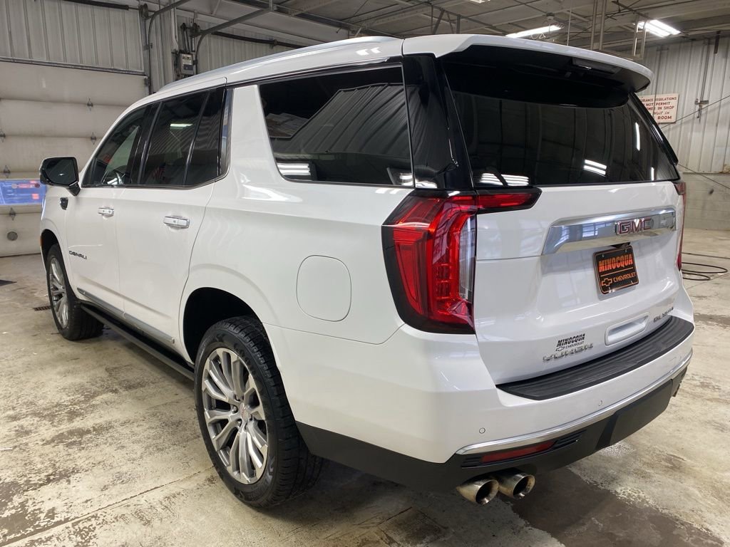 Used 2021 GMC Yukon Denali w/ Denali Premium Package image 11